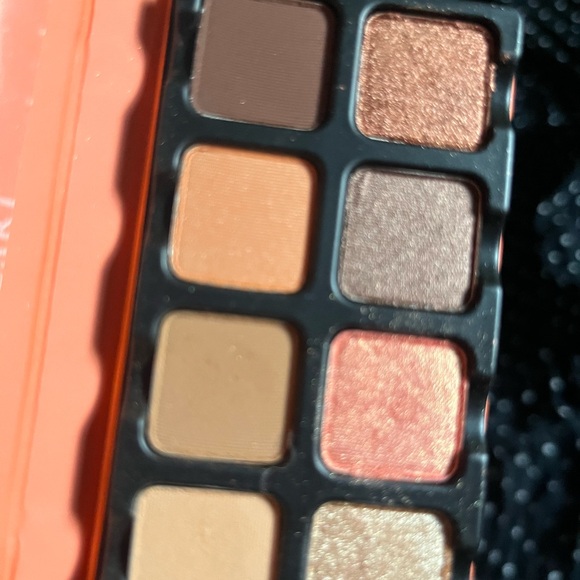 Viseart Apricotine eyeshadow palette with box. Perfect for autumn. - Picture 6 of 8